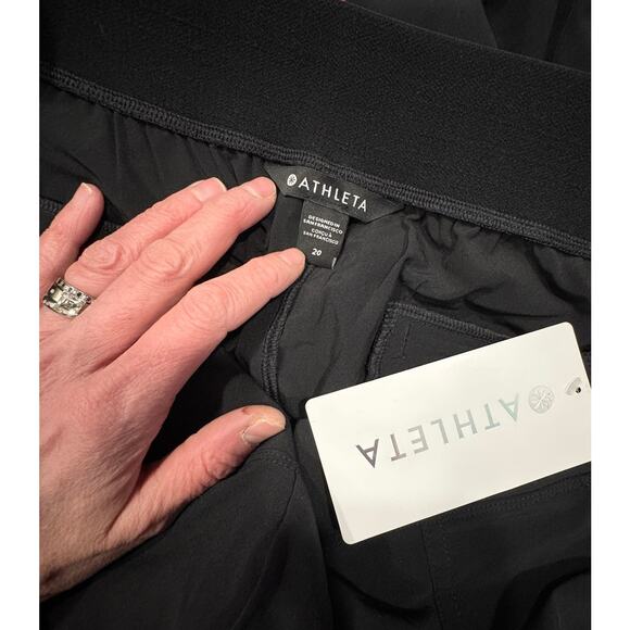 NWT ATHLETA Brooklyn Heights Cargo Pants Black Active Athleisure Size 20 - Picture 6 of 7